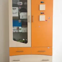 کمد بچه با رنگ جذاب نارنجی