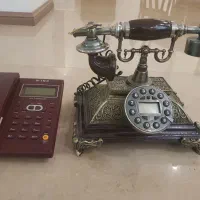 دو دستگاه تلفن نیازمند تعمیر