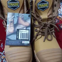 کفش برند TRADIE