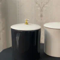 شکلات خوری و بانکه