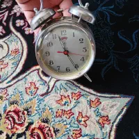 ساعت قدیمی|کلکسیون اشیاء عتیقه|شیراز, پانصد دستگاه ارتش|دیوار
