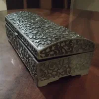 جعبه قدیمی زیورآلات