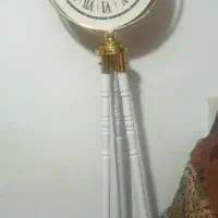 ساعت پایه دار 'معیوب'