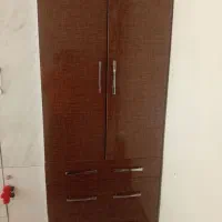 کمد لباس.تخت بدون تشک.کتابخانه