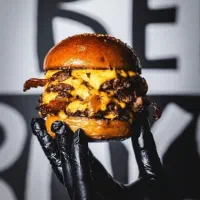 استخدام فست فود