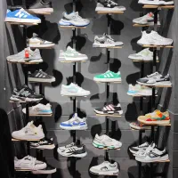 فروش ب قیمت خرید انواع کفش اسپرت و پوشاک|کیف، کفش، کمربند|بیرجند, |دیوار