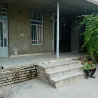 حیاط-ودوسرویس-خانه-بزرگ