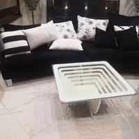مبل سفید و مشکی برند