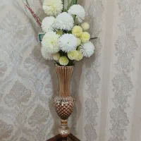 گل و گلدان