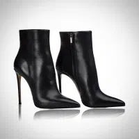 کفش پاشنه میخی