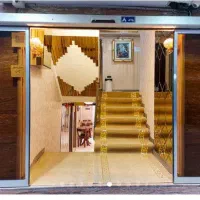 خانه دار مسلط ب امور نظافتی و انکارد