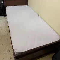 تخت چوبی همراه با تشک خوشخواب لایکو