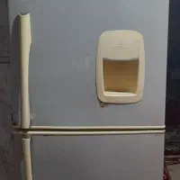 یخچال نگین