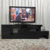 زیر تلویزیونی سه تیکه