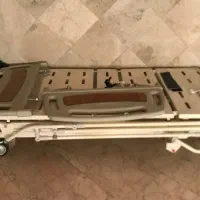 تخت مریض سه شکن در حد نو
