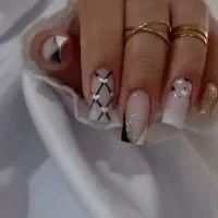 آموزش کاشت ناخن همراه بامدرک فنی حرفه ای