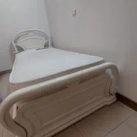 تخت یکنفره با چوب گردو همراه تشک طبی|تخت و سرویس خواب|اصفهان, خلیل آباد|دیوار