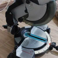 فارسی بر ماکیتا میخکوب هلتی