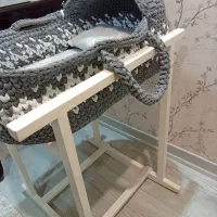تخت کنار مادر تریکو بافی دستباف گهواره ای