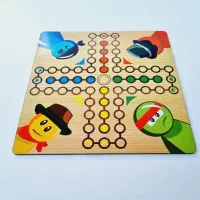 منچ و مارپله چوبی