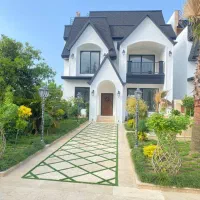 کاخ ویلا نماانگلیسی 500mزمین 450بنا درمجتمع خصوصی