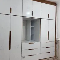 درب چوبی و کابینت آشپزخانه