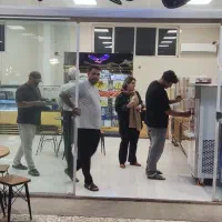 کلیه لوازم بستنی و آبمیوه واگذار میشود