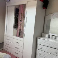 کمد ومیز ارایشی