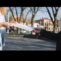 تراکت پخش کن هستم