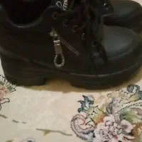 چهار جفت کفش میفروشم