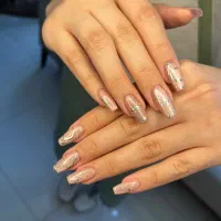 نیازمند ناخن کار حرفه ای