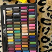 تعدادی لوازم نقاشی