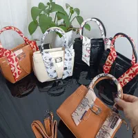 وای ببین چی آوردم براتون