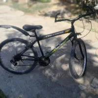 دوچرخه کاملا سالم لاستیک ها درحد نو