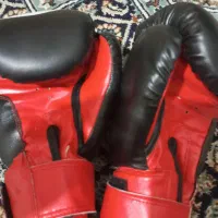 دست کش بوکس کادو آوردن یک بار استفاده شده|تجهیزات ورزشی|مشهد, اقبال|دیوار