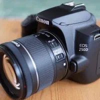 دوربین عکاسی کنون 250d حرفه ایهمراه با تجهیزات