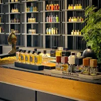 فروشنده عطر و ادکلن
