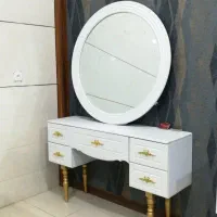 آیینه کنسول و میز ناخن