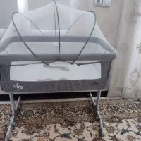 تخت کنار مادر