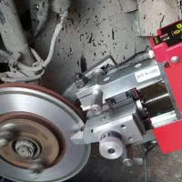 تراش دیسک چرخ رو کار با دستگاه اتوماتیک