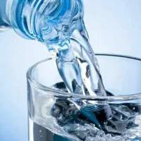 آبمعدنی طبیعی کیفت خوب مستقیم از درب کارخانه