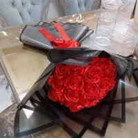 گل رز  دسته گل باکس  با تخفیف ویژه برای روز مادر|گل مصنوعی|شاهین‌شهر, گزبرخوار|دیوار