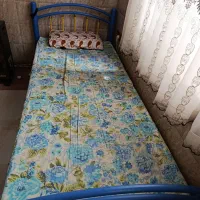 تخت یه نفره فلزی سالم