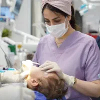 نیازمنده خانم با سابقه کار در دندانپزشکی