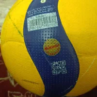 توپ والیبال