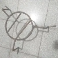 سه پایه آهنی