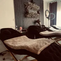استخدام ناخنکار و مژه کار و پرسنل زیبایی
