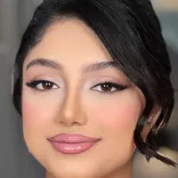 خدمات میکاپ و شنیون تخصصی در تخفیفات|خدمات آرایشگری و زیبایی|مشهد, بهمن|دیوار