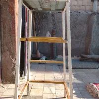 چهار پایه آهنی