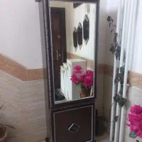 جاکفشی و جا لباسی